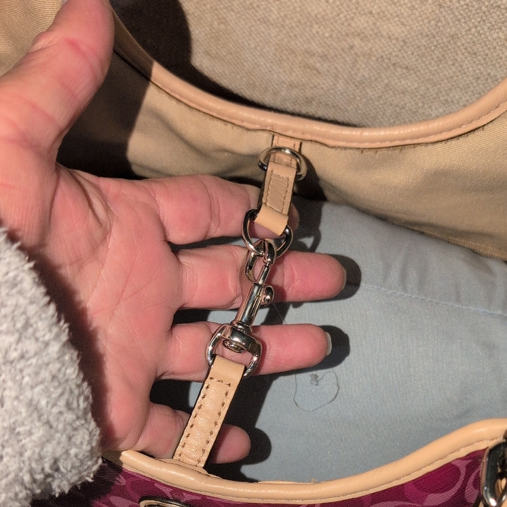 Retired - Coach Peyton C Tote/Shoulder Bag In Pink, Magenta Signature C  F25522 - Picture 5 of 16